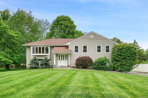 115 Stonewall Ct, Yorktown Hgts, NY 10598-1819