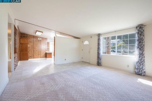 1737 El Toro Way, Pinole CA  94564-2116 exterior