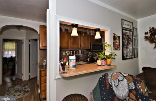 7221 Erdrick St, Philadelphia PA 19135-1014 exterior