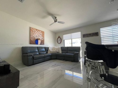 10307 34th Ct, Hialeah FL  33018-1879 exterior