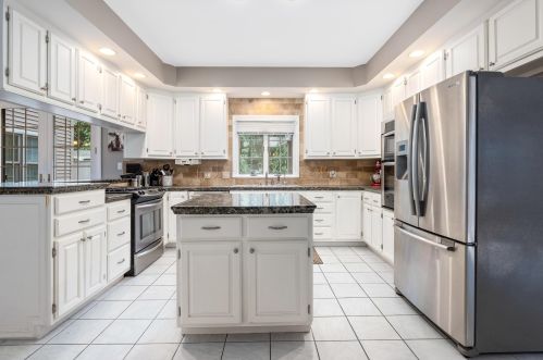1316 Woodglen Cir, Bellefontaine, OH 43311-9120