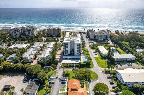 3900 Ocean Blvd, Delray Beach FL  33483-7456 exterior