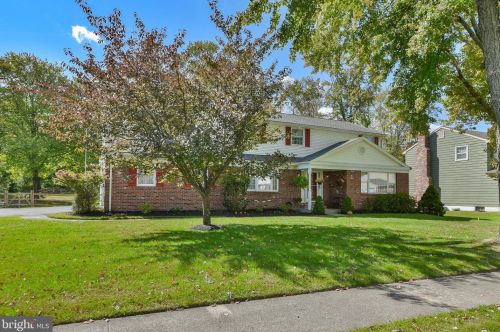 470 Springfield Dr, Southampton, PA 18966-3612