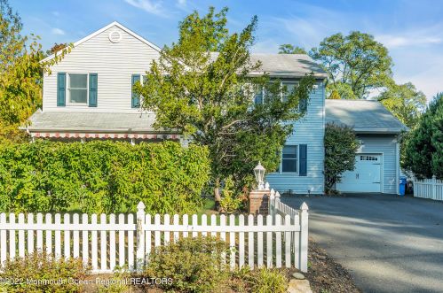 45 Commonwealth Ave, Tinton Falls, NJ 07701-5778