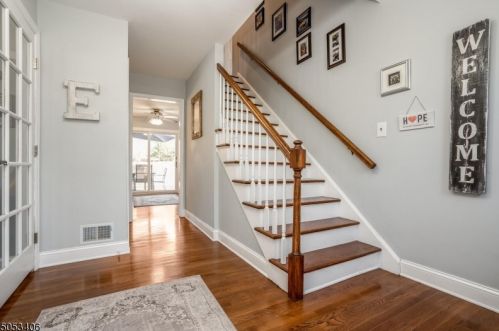 20 Victoria Dr, Annandale, NJ 08801-3418