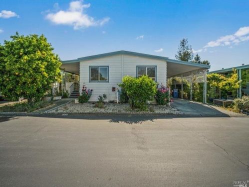 62 Shamrock Cir, Santa Rosa, CA 95403-1183