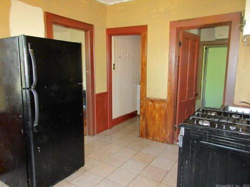 13 Manwaring St, United States Coast Guard Ac CT  06320-5619 exterior