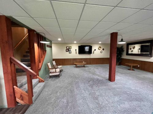 3613 Haines Rd, Duluth MN 55811-3733 exterior