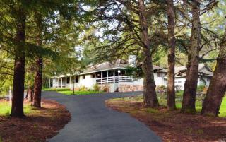 1420 Hurlbut Ave, Sebastopol, CA 95472-2875