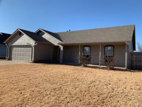 17762 Santa Fe St, Mounds, OK 74047-4726