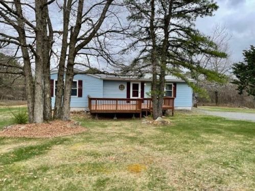 2531 Allegheny Dr, Blakeslee, PA 18610-2304
