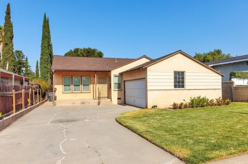 5551 Fullerton Ave, Buena Park CA  90621-1913 exterior