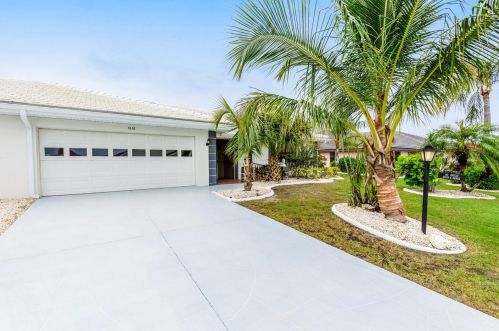 1618 Woodmar Dr, Ruskin, FL 33573-6409
