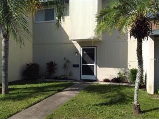989 Whitman Dr, Sarasota, FL 34243-1249
