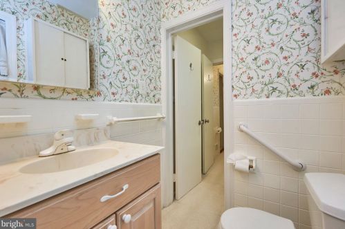 7317 Pinewood St, Falls Church VA  22046-2725 exterior
