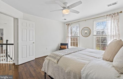 518 Fortress Cir, Leesburg VA  20175-8929 exterior