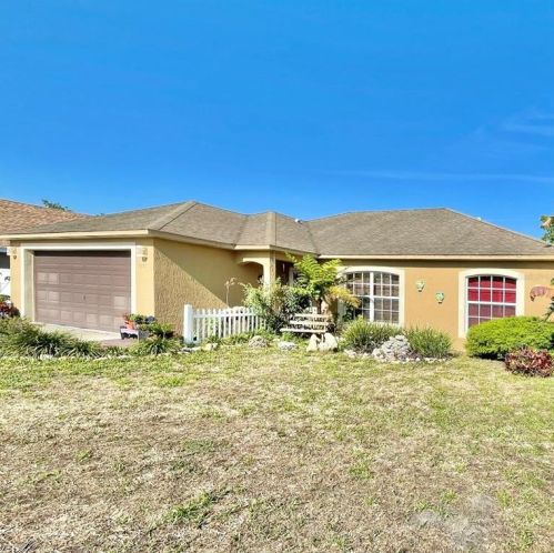 1601 April Ave, Deltona, FL 32725-4704