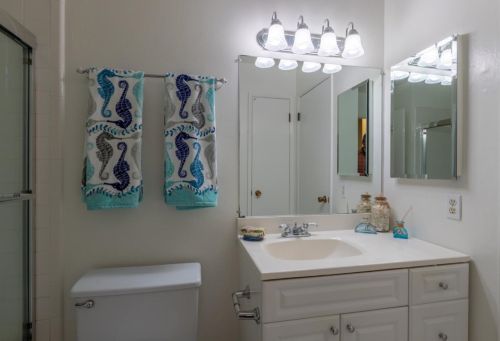 1137 Oddstad Blvd, Pacifica CA  94044-3850 exterior