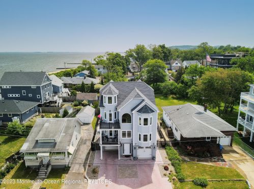 8 Benton Ave, Leonardo NJ  07737-1403 exterior