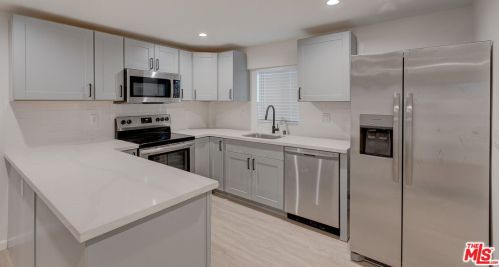 1751 Cabrillo Ave, Torrance CA  90501-3625 exterior