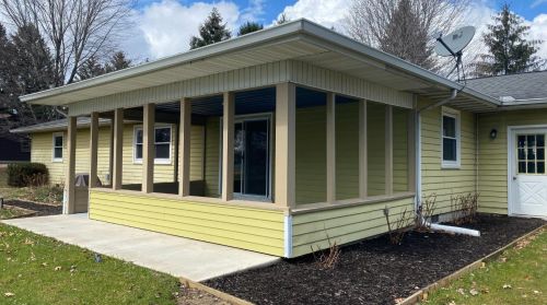 96 Division Rd, Valpo IN  46383-8014 exterior