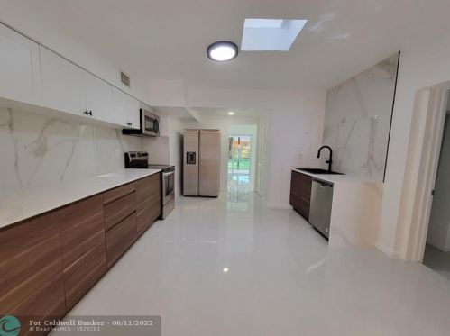 2164 100th St, Miami, FL 33147-1381