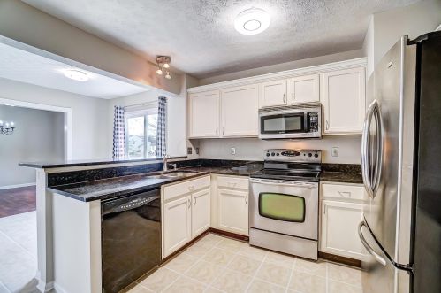 122 Wyckshire Dr, Pataskala OH  43062-7345 exterior