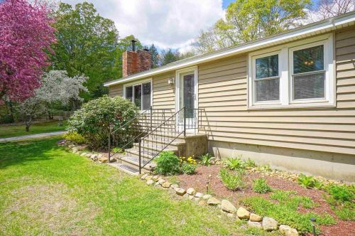 156 Mountain Ave, Northwood, NH 03261-4319
