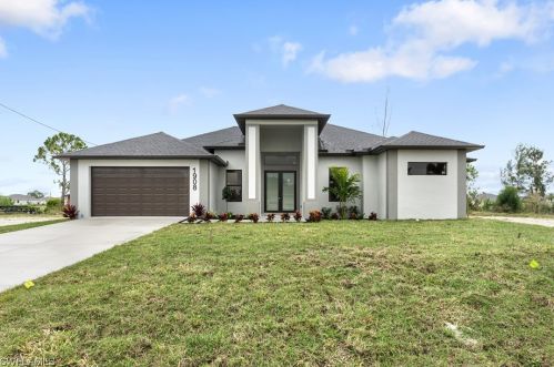 1908 14th St, Cape Coral, FL 33909-1643