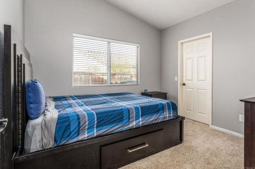 1325 Linsay Pl, Escondido CA  92026-3606 exterior