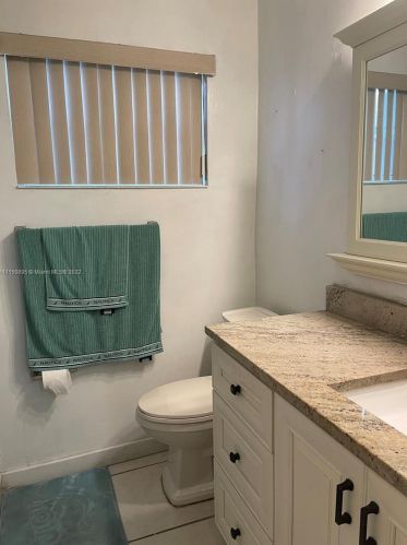 6265 111th Ter, Hialeah FL  33012-2354 exterior