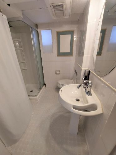 6027 Lake Dr, Cudahy WI  53110-3126 exterior