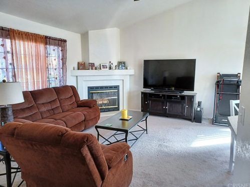 19778 Canyon View Dr, Santa Clarita CA  91351-5717 exterior