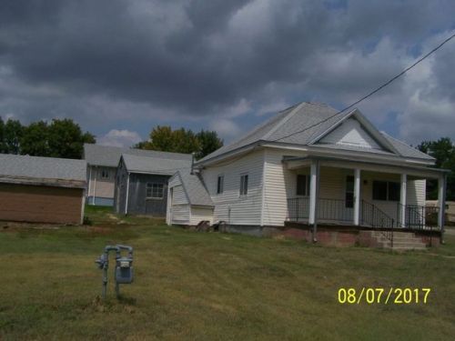 505 H St, Indianola, NE 69034-3458
