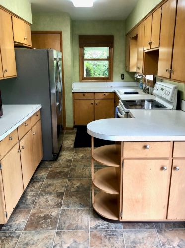 2101 Lexington Dr, Manitowoc WI  54220-1734 exterior