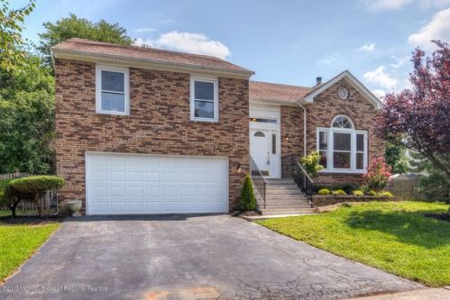 43 Sami Dr, Wall Township, NJ 07731-2913
