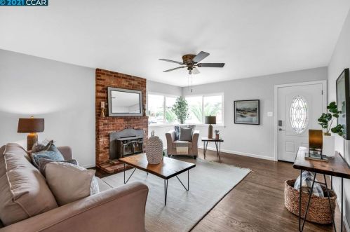 2630 Emma Dr, Pinole CA  94564-1321 exterior