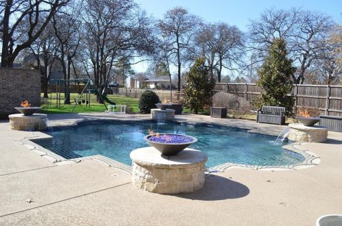 4004 Rothschild Dr, Lewisville TX  75022-5339 exterior