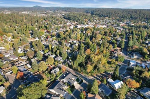 125 Scotia Pne Cir, Grass Valley CA  95945-5418 exterior