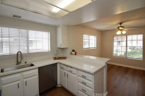 73 Woodleaf, Irvine CA  92614-7081 exterior