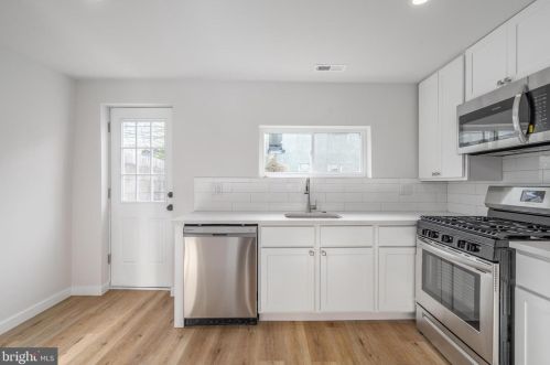 438 Dudley St, Philadelphia PA  19148-2517 exterior