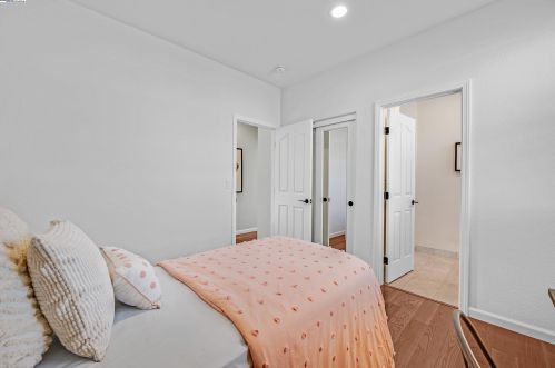 855 Gaspar Vis, San Jose, CA 95126-3534