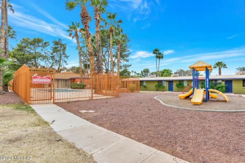 350 Silverbell Rd, Tucson AZ  85745-2639 exterior