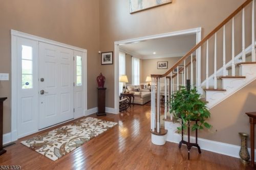 16 Fennimore Ct, Roxbury Township, NJ 07836-9660
