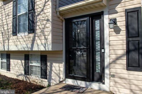 87 Violette Dr, New Castle DE  19720-8607 exterior