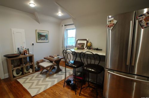 118 Lowell Ave, New Hyde Park NY  11040-2812 exterior