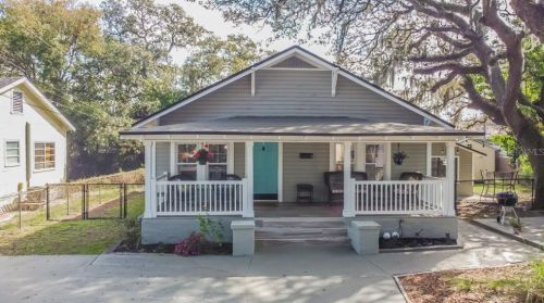 26 Acacia St, Tarpon Springs, FL 34689-3102