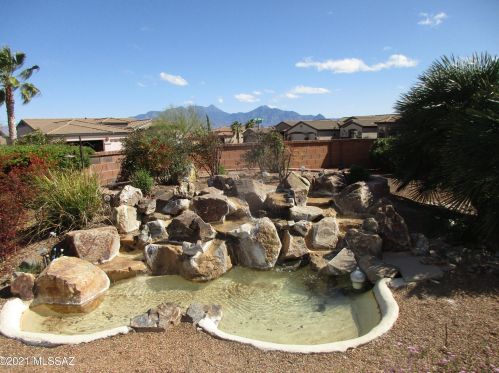 58 Crocodile Rock Dr, Green Valley, AZ 85614-5956