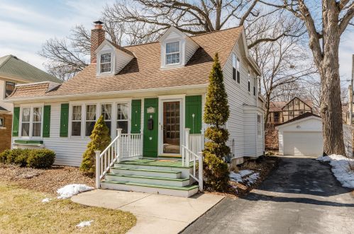 1919 Church St, Milwaukee WI 53213-2129 exterior