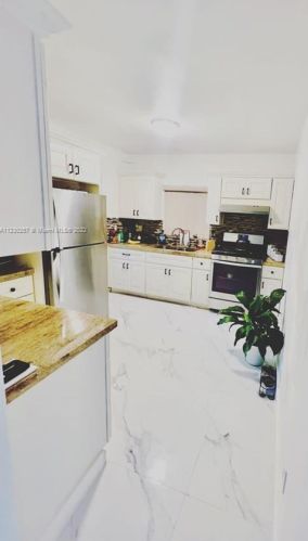 6265 111th Ter, Hialeah FL  33012-2354 exterior